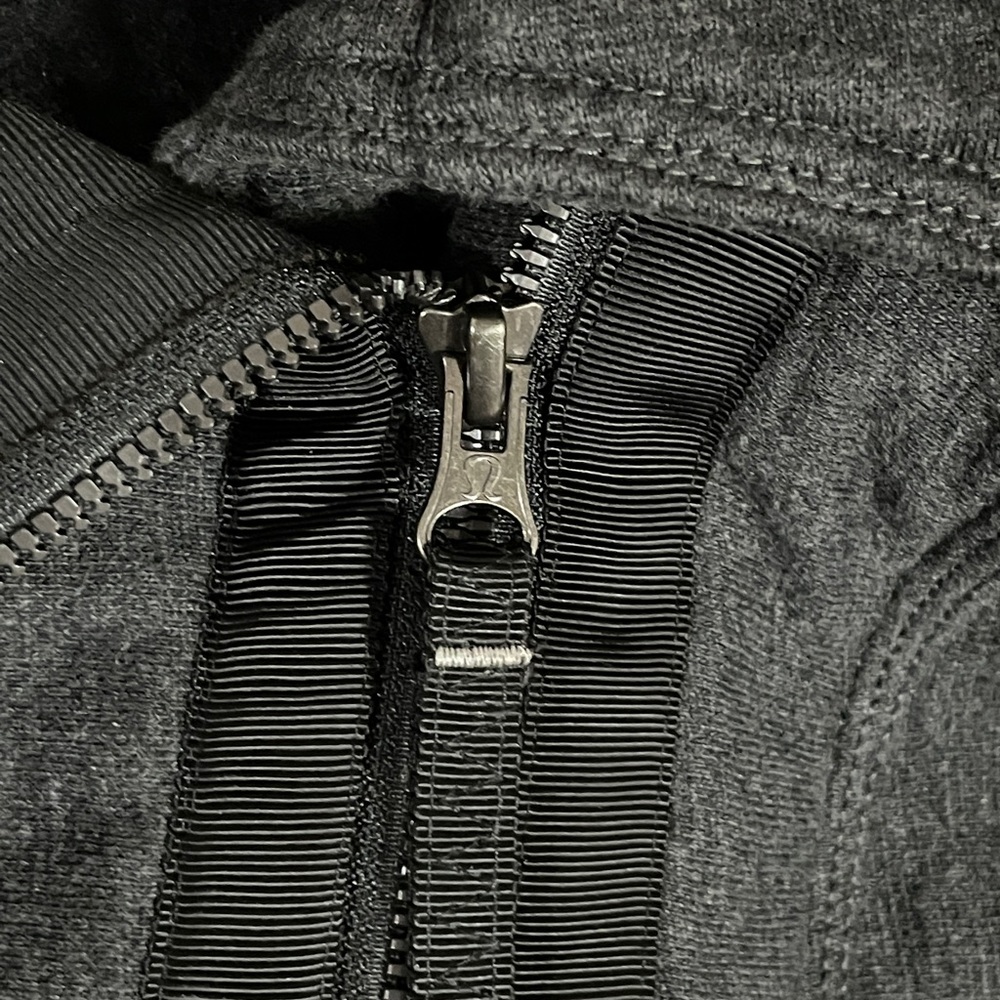 Lululemon Virasana Blanket Wrap Heathered Black - Picture 10 of 16